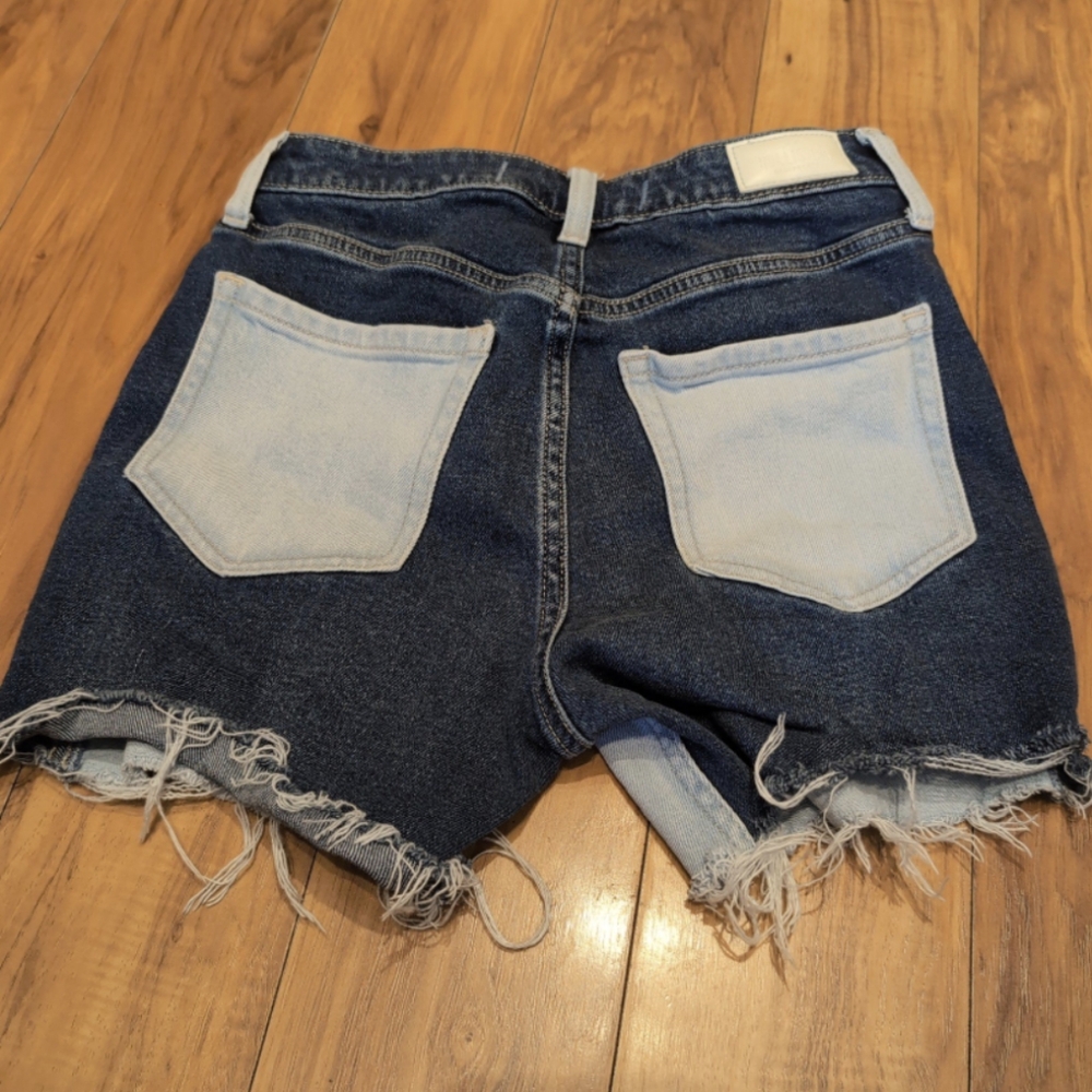 Hollister Ultra High Rise Mom Jean Shorts